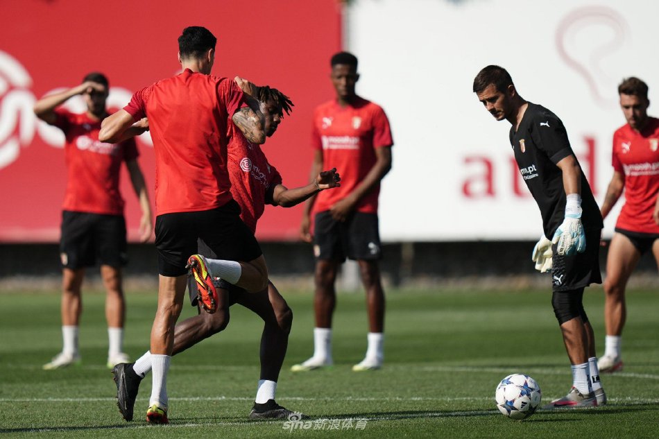 她的优异表 她的优异表